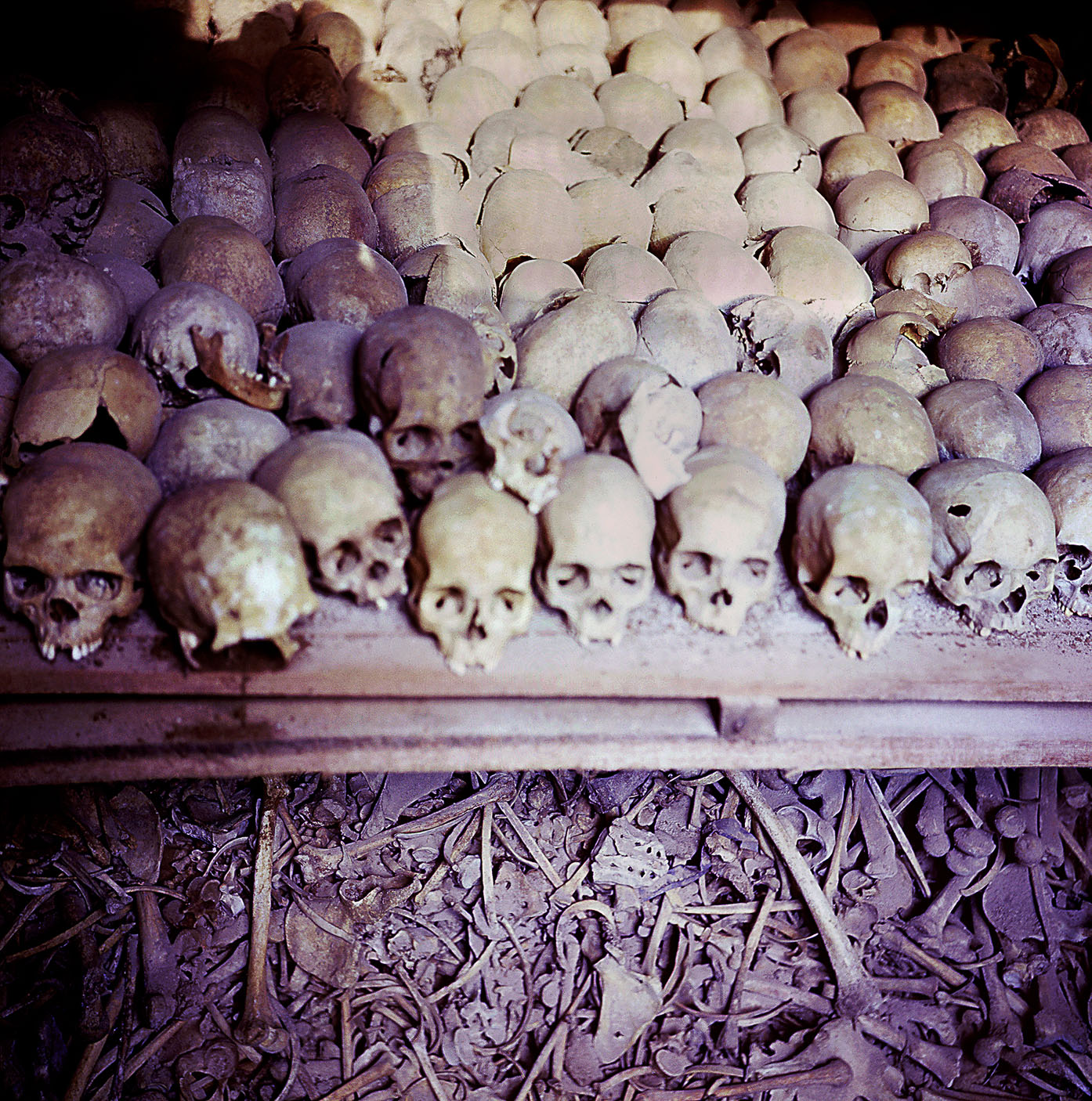 PHOTOFOLIO_RWANDA_skullsAndBones-2